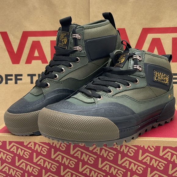Vans WMNS Half Cab Gore-Tex Mte-3 Grape Leaf/Black
VN0009QWKEK
Boots Sneakers - Picture 5 of 16